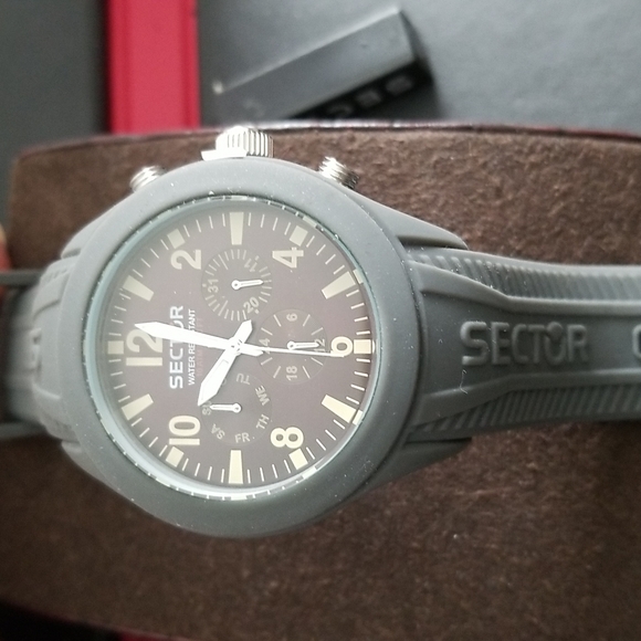 Sector men watch. In grey rubber band New with tag and original box. - Picture 6 of 8